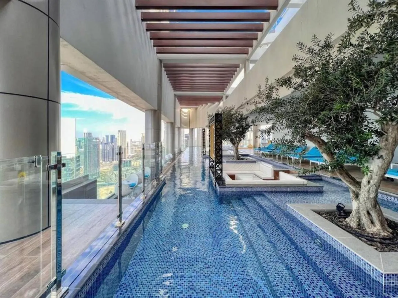 Paramount Hotel Residence Rooftop Infinity Pool Dubai
