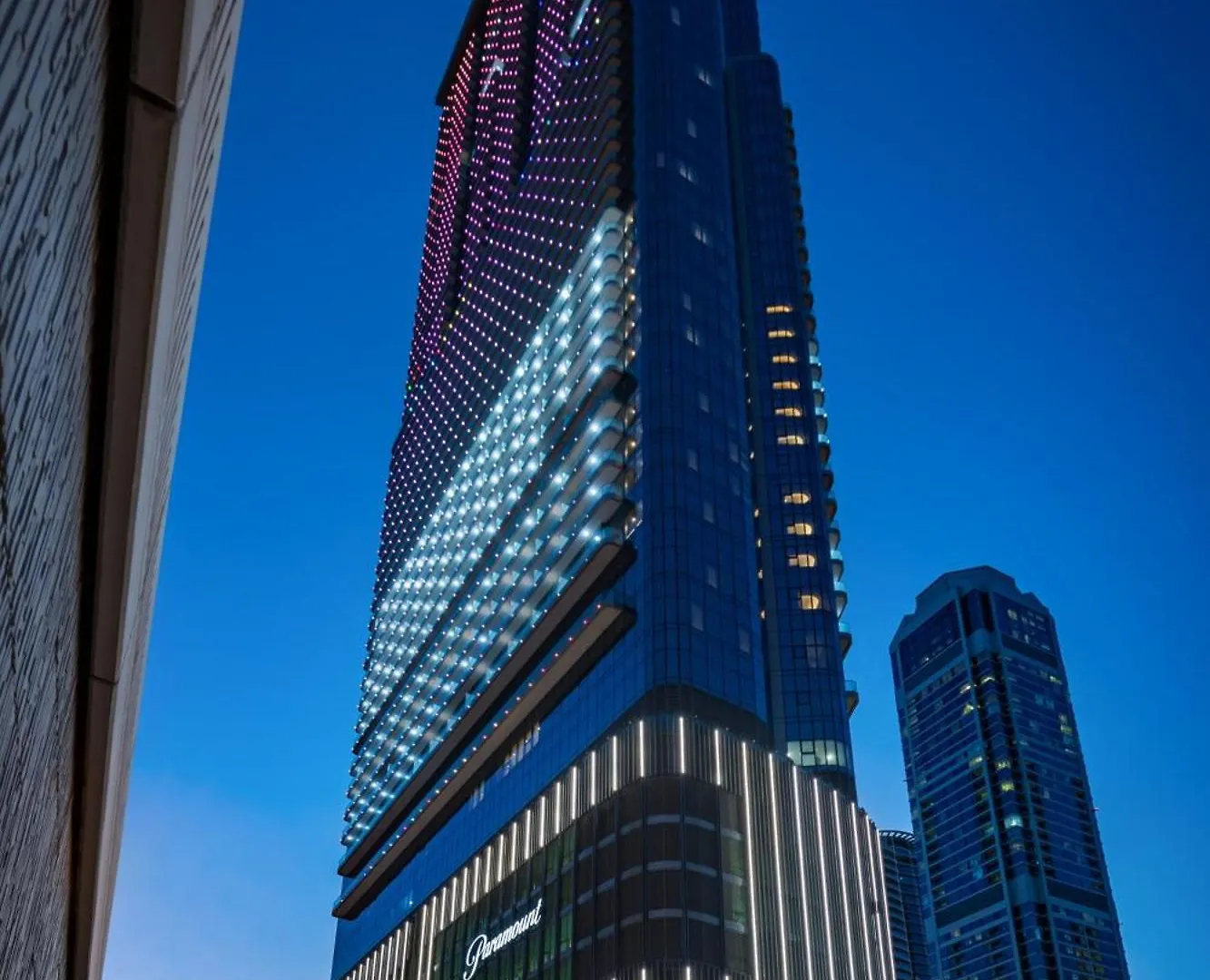 Paramount Hotel Residence Rooftop Infinity Pool Dubai United Arab Emirates
